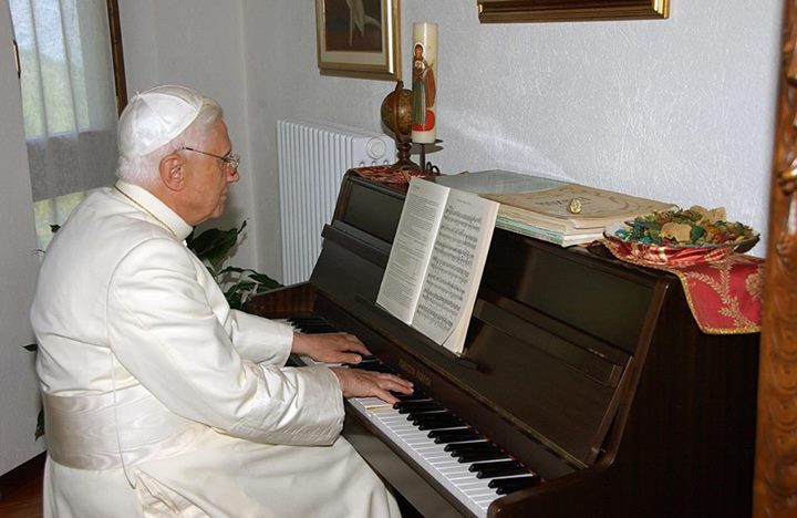 Benoît XVI, piano, musique, Mozart